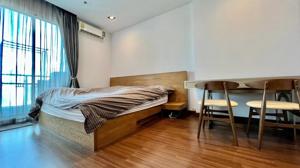 For sale: Supalai Premier @ Asoke, 30th floor, North facing, swimming pool view, with quality furniture, hurry up and grab it now!