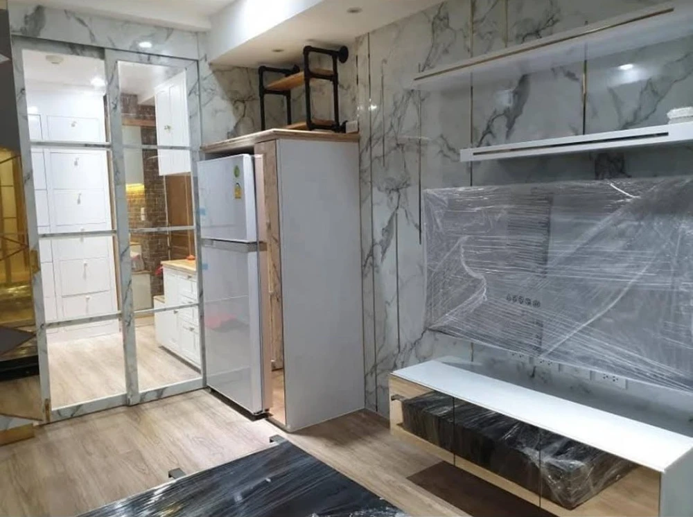 For Sale: Supalai River Place. Features stunning built-in furnishings and an incredibly spacious layout. Snap this up quickly!