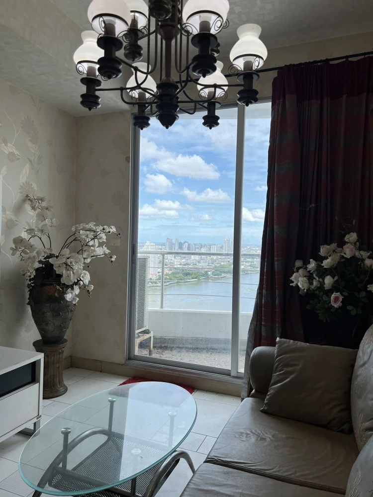 Selling a Supalai River Place condo, very high floor, with stunning Chao Phraya River and Asiatique views. Don't miss out!