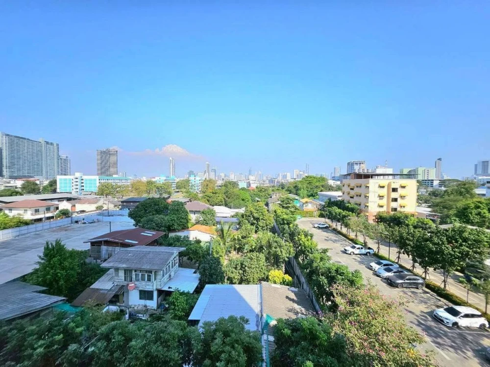 For sale: Supalai Loft Talat Phlu Station, large 2-bedroom, 2-bathroom unit. Clean, bright, and very livable.