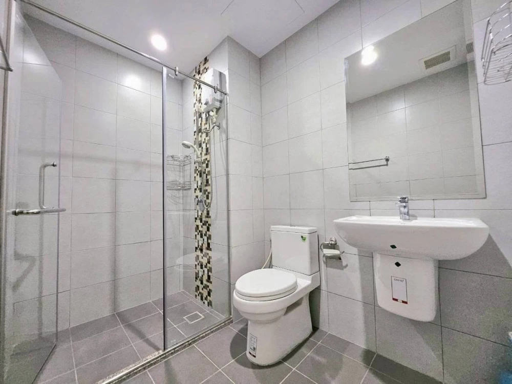 For sale: Supalai Loft Talat Phlu Station, large 2-bedroom, 2-bathroom unit. Clean, bright, and very livable.