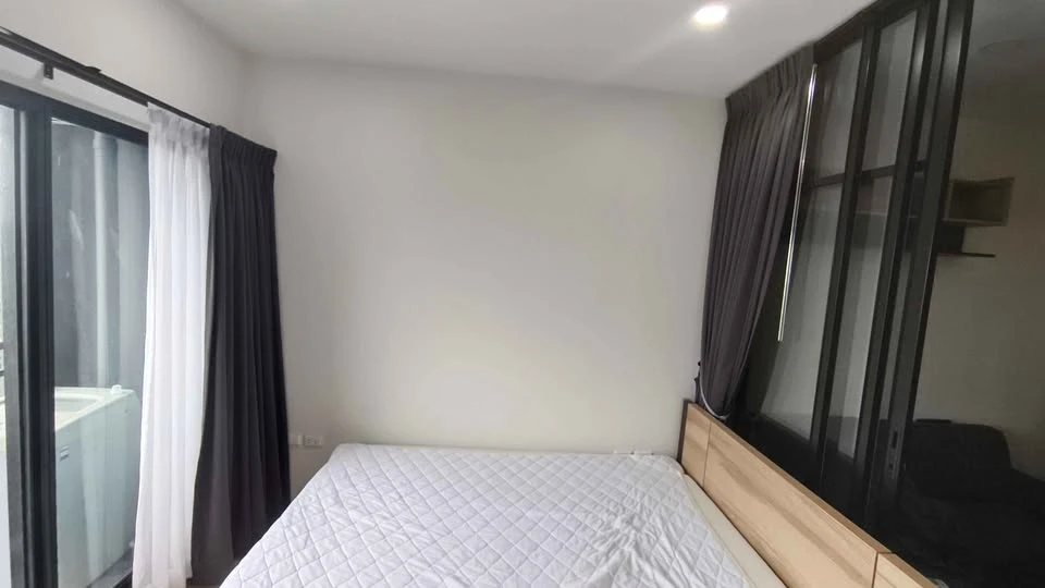 For sale or rent Supalai Loft, Yaek Fai Chai Station, 19th floor, complete facilities, very good price, don't delay, book now.