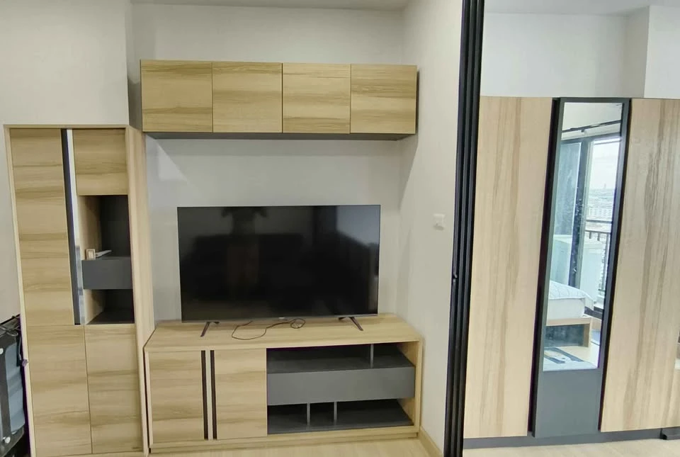For sale or rent Supalai Loft, Yaek Fai Chai Station, 19th floor, complete facilities, very good price, don't delay, book now.