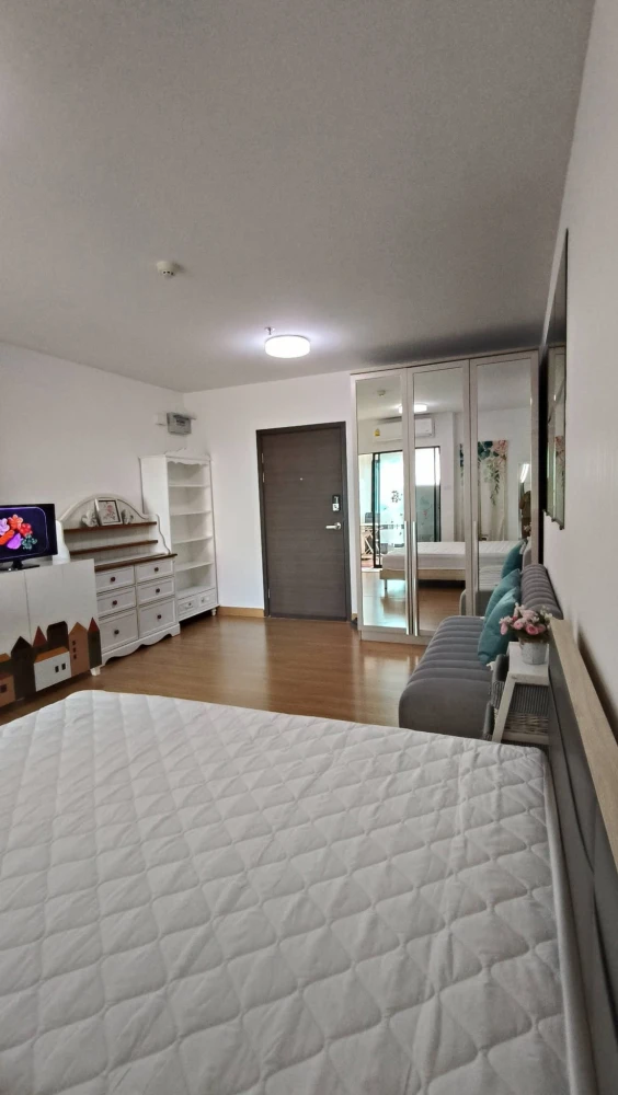 For Sale: Supalai Loft Chaeng Watthana. Spacious, comfortable, and airy—fully furnished and ready for immediate move-in!
