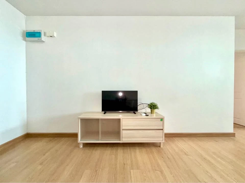 For sale: Supalai Vista Ha Yaek Pakkret, ready-to-move-in unit with complete furniture. Spacious and comfortable. Book now!