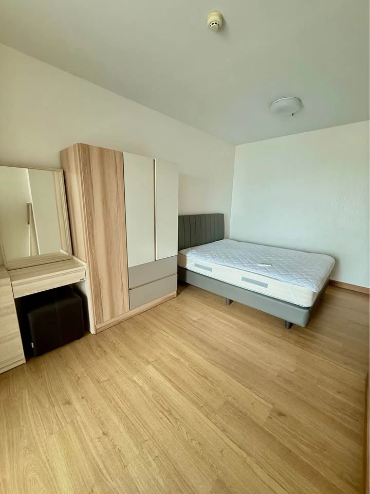 For sale: Supalai Vista Ha Yaek Pakkret, ready-to-move-in unit with complete furniture. Spacious and comfortable. Book now!