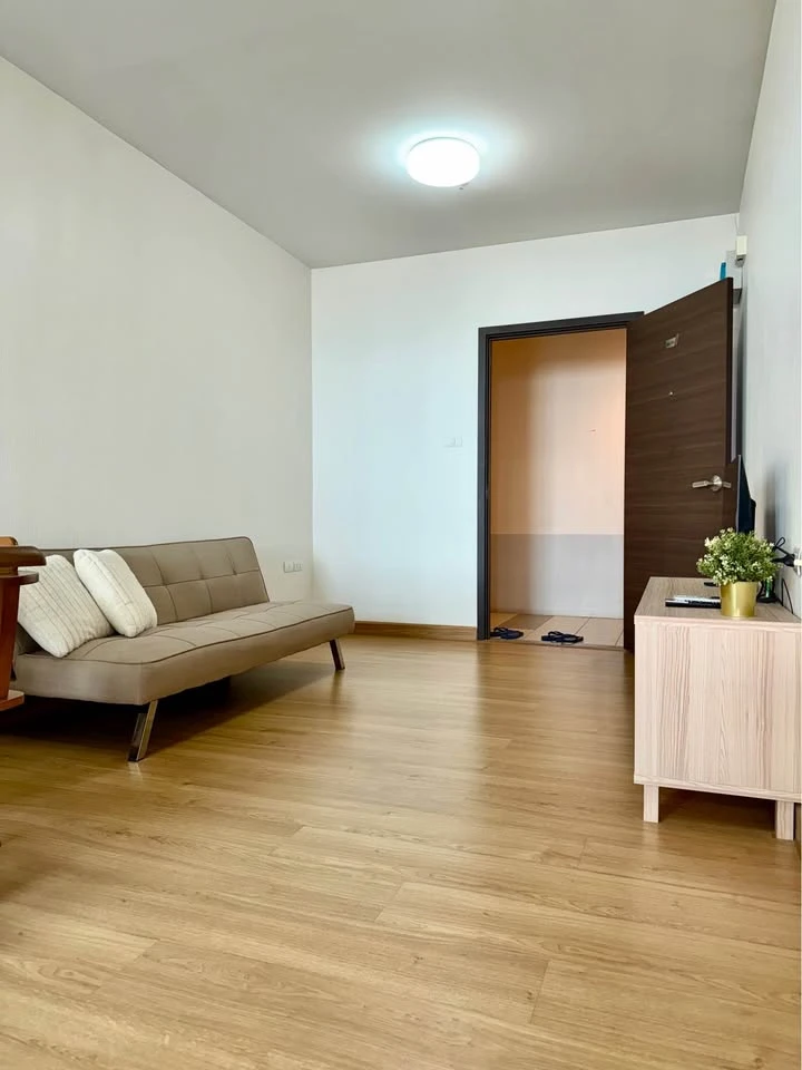 For sale: Supalai Vista Ha Yaek Pakkret, ready-to-move-in unit with complete furniture. Spacious and comfortable. Book now!