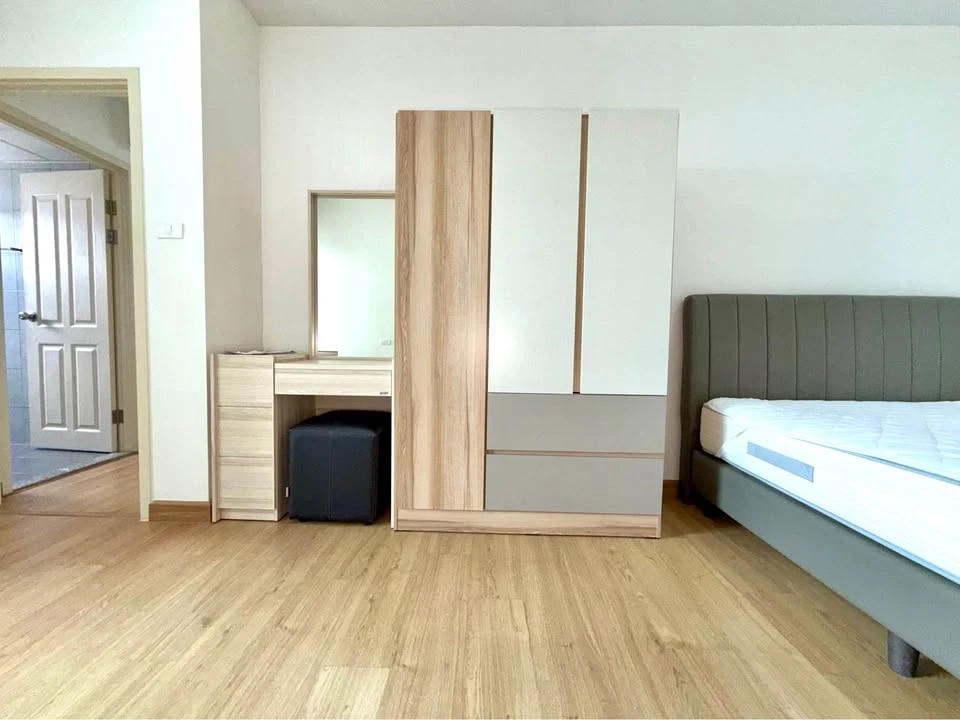 For sale: Supalai Vista Ha Yaek Pakkret, ready-to-move-in unit with complete furniture. Spacious and comfortable. Book now!
