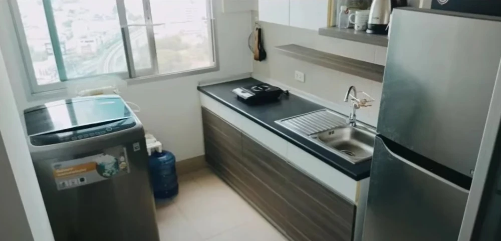 For sale: Supalai Vista Tiwanon Intersection, North-facing unit, 25th floor. Unobstructed view, shaded all day. View of the swimming pool and BTS Skyt