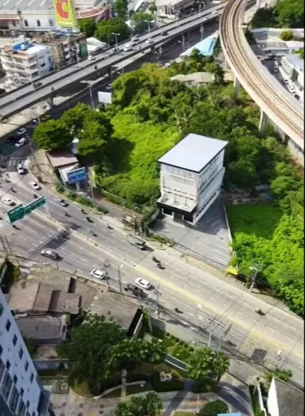 For sale: Supalai Vista Tiwanon Intersection, North-facing unit, 25th floor. Unobstructed view, shaded all day. View of the swimming pool and BTS Skyt