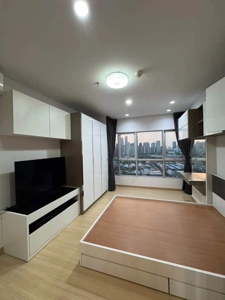 For sale: Supalai Veranda Rama 9, 21st floor, very high, fully furnished with built-in furniture, excellent city view, don't miss it.