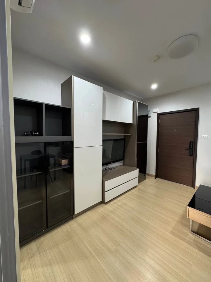 For sale: Supalai Veranda Rama 9, 21st floor, very high, fully furnished with built-in furniture, excellent city view, don't miss it.