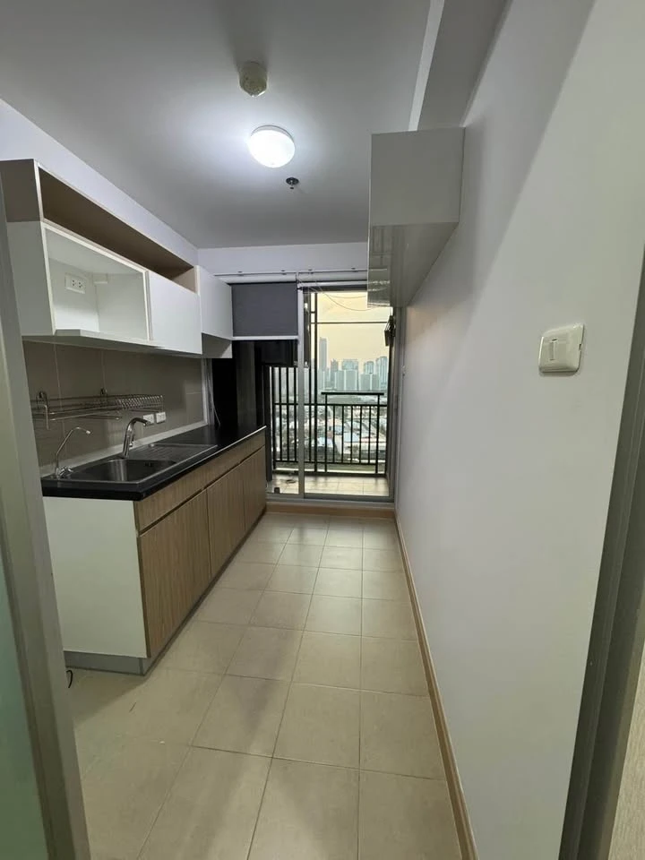For sale: Supalai Veranda Rama 9, 21st floor, very high, fully furnished with built-in furniture, excellent city view, don't miss it.