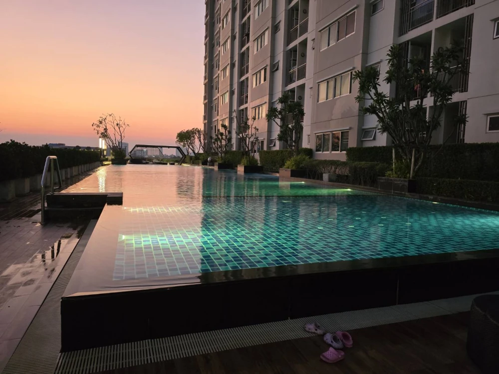 Sell Supalai Veranda Rattanathibet, 2 bedrooms, beautiful view, overlooking the train If interested, hurry up to reserve. Don't be late.