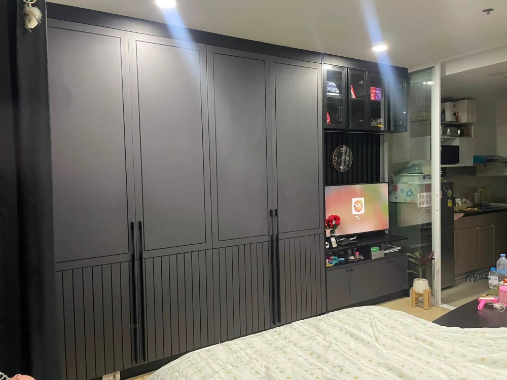 For Sale: Supalai Veranda Ramkhamhaeng. Fully furnished condo featuring high-quality furniture; ready for immediate move-in.