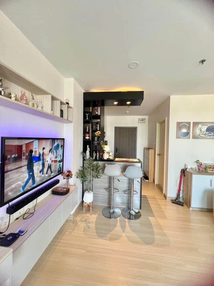 For sale: Supalai Veranda Phasi Charoen Station. Beautiful unit, fully furnished, with a great view—no buildings blocking the sightline. Offers genero