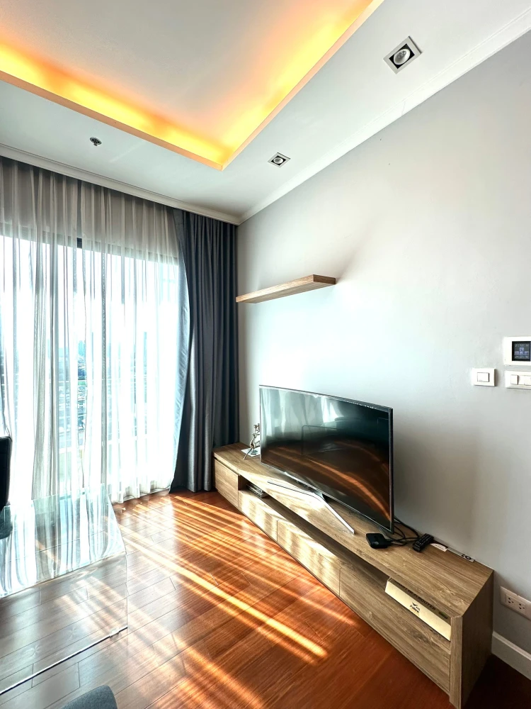 For sale: Supalai Elite Sathorn-Suanplu, 22nd floor, high ceiling, beautifully decorated, extremely stylish, ready to move in, urgent.