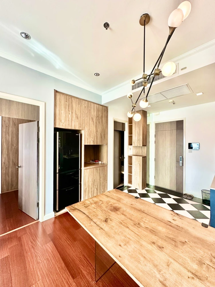 For sale: Supalai Elite Sathorn-Suanplu, 22nd floor, high ceiling, beautifully decorated, extremely stylish, ready to move in, urgent.