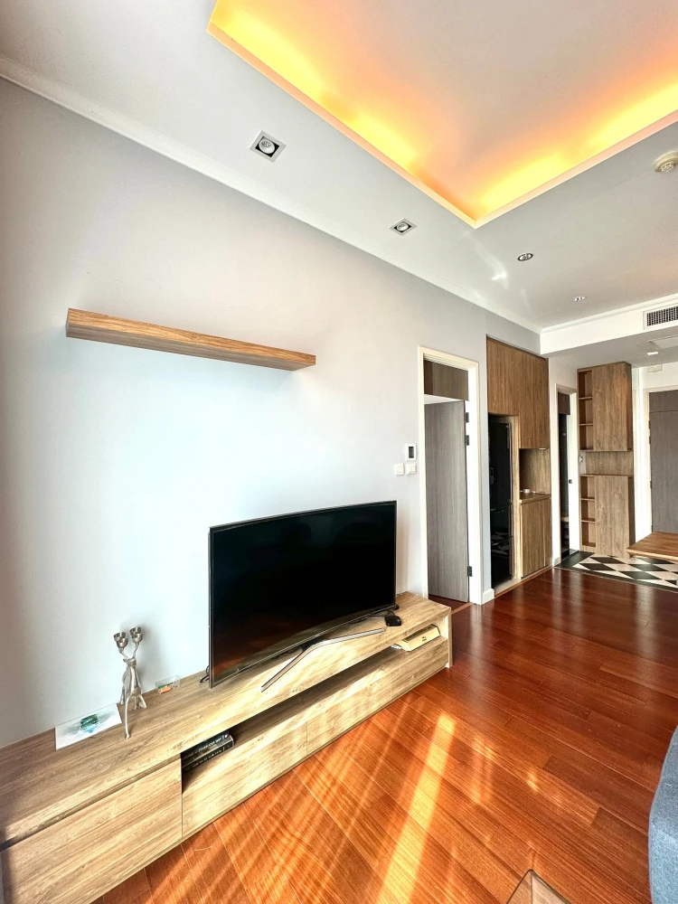 For sale: Supalai Elite Sathorn-Suanplu, 22nd floor, high ceiling, beautifully decorated, extremely stylish, ready to move in, urgent.