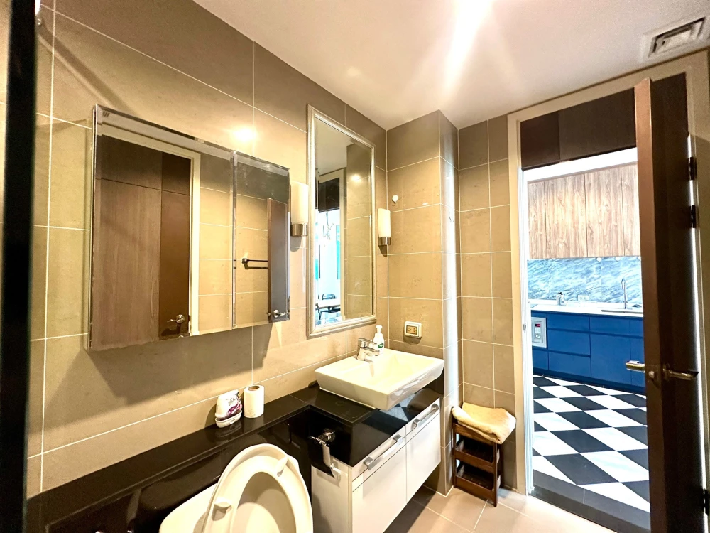 For sale: Supalai Elite Sathorn-Suanplu, 22nd floor, high ceiling, beautifully decorated, extremely stylish, ready to move in, urgent.