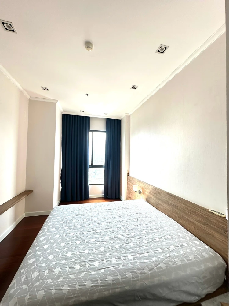 For sale: Supalai Elite Sathorn-Suanplu, 22nd floor, high ceiling, beautifully decorated, extremely stylish, ready to move in, urgent.
