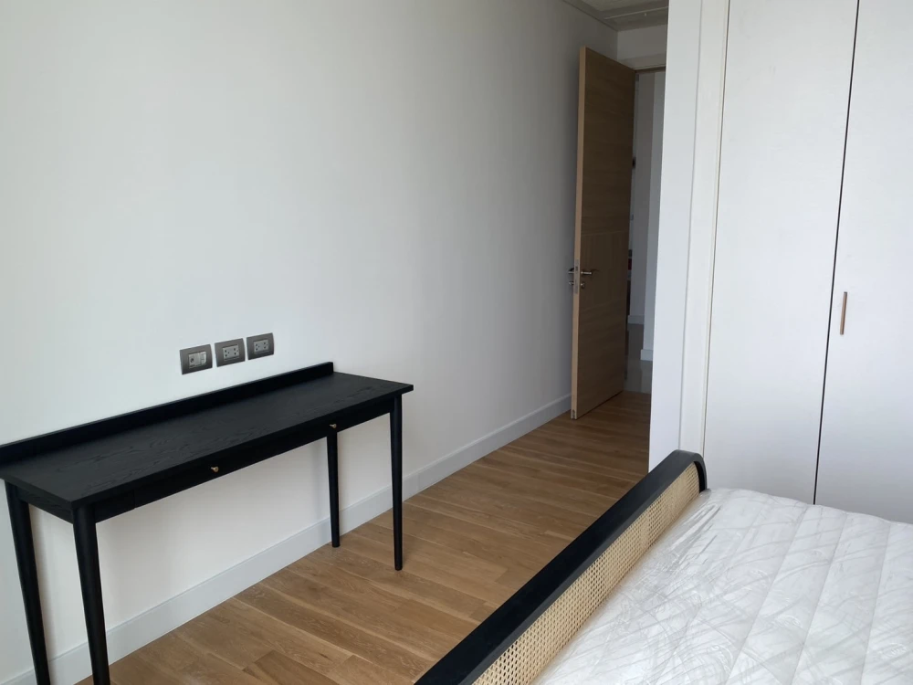 For sale: Sindhorn Residence, high floor, empty room, very large size, city view, very beautiful, hurry up and reserve it.