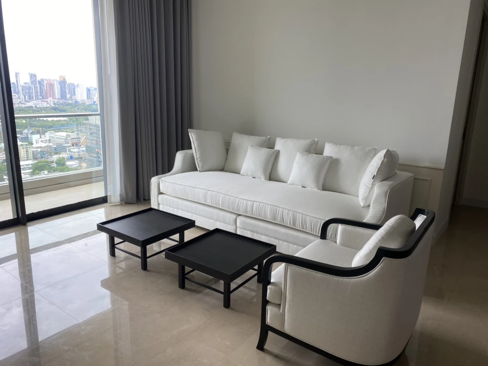 For sale: Sindhorn Residence, high floor, empty room, very large size, city view, very beautiful, hurry up and reserve it.