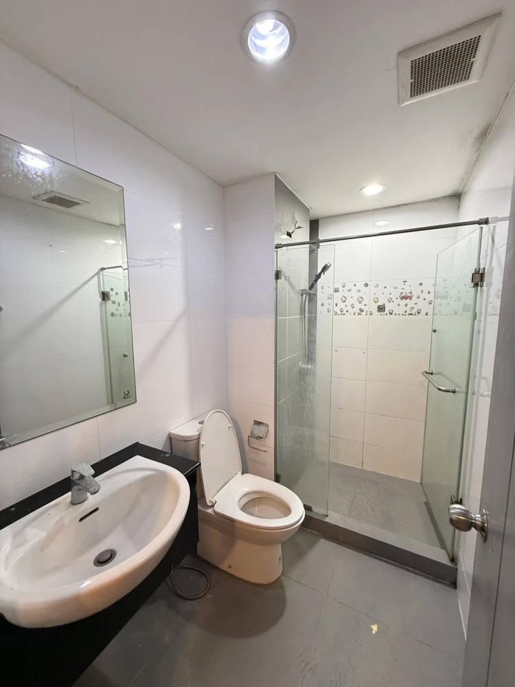 For Sale: Sucharee Life Laksi-Chaengwattana. Located on the 4th floor—an ideal height. Spacious and comfortable unit. Book now!