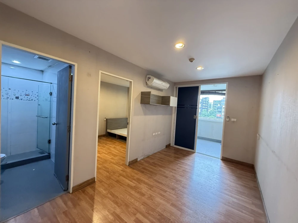 For Sale: Sucharee Life Laksi-Chaengwattana. Located on the 4th floor—an ideal height. Spacious and comfortable unit. Book now!