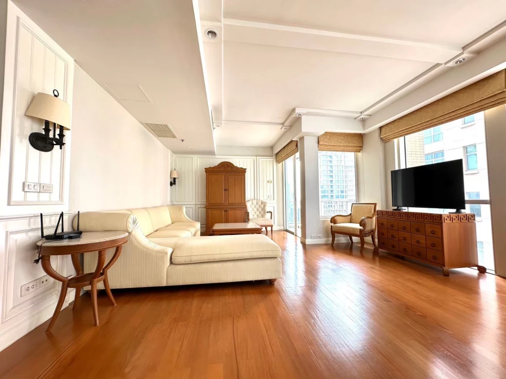 For sale: Lang Suan Ville, 2 bedrooms, 2 bathrooms, located on the 31st floor, with balcony, fully furnished. You will regret it if you miss it.