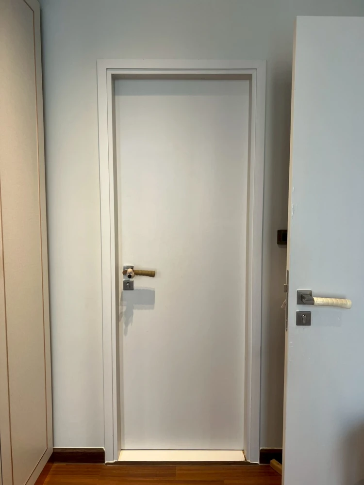 For sale: Yoo Charoen Residence, Town in Town. Pool view, spacious and comfortable, not next to the elevator to reduce noise, next to the fire escape,