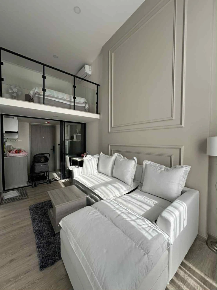 Selling Origin Plug & Play Sirindhorn Station, 2-story unit, fully furnished with appliances. First come, first served.