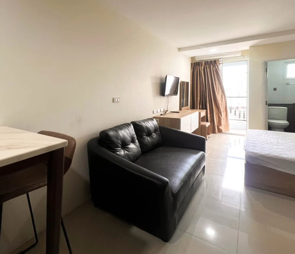 For sale: Assakarn Place Srinakarin, 14th floor, fully furnished with appliances. Don't miss out!