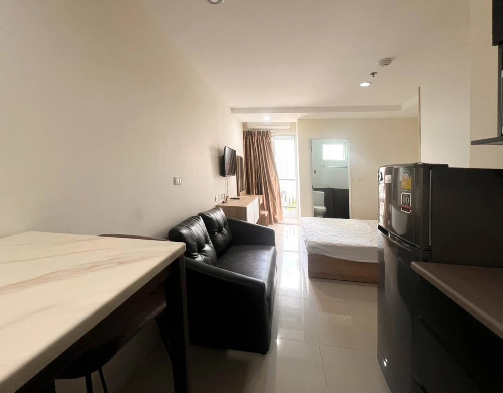 For sale: Assakarn Place Srinakarin, 14th floor, fully furnished with appliances. Don't miss out!