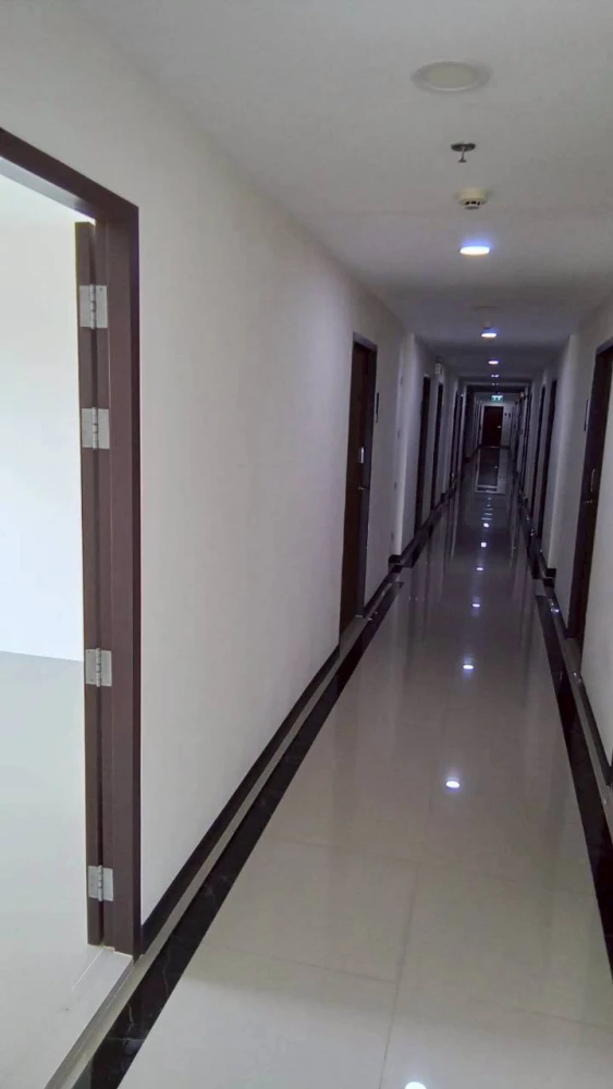 Selling an Exclusive room at Assakarn Place Srinakarin, offering stunning night views. Book now!