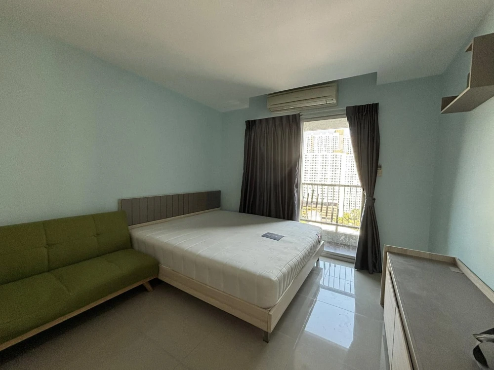 For sale Assakan Place Srinakarin, bright room, open view, easy on the eyes. Plus a built-in kitchen. Hurry and reserve before you miss out.