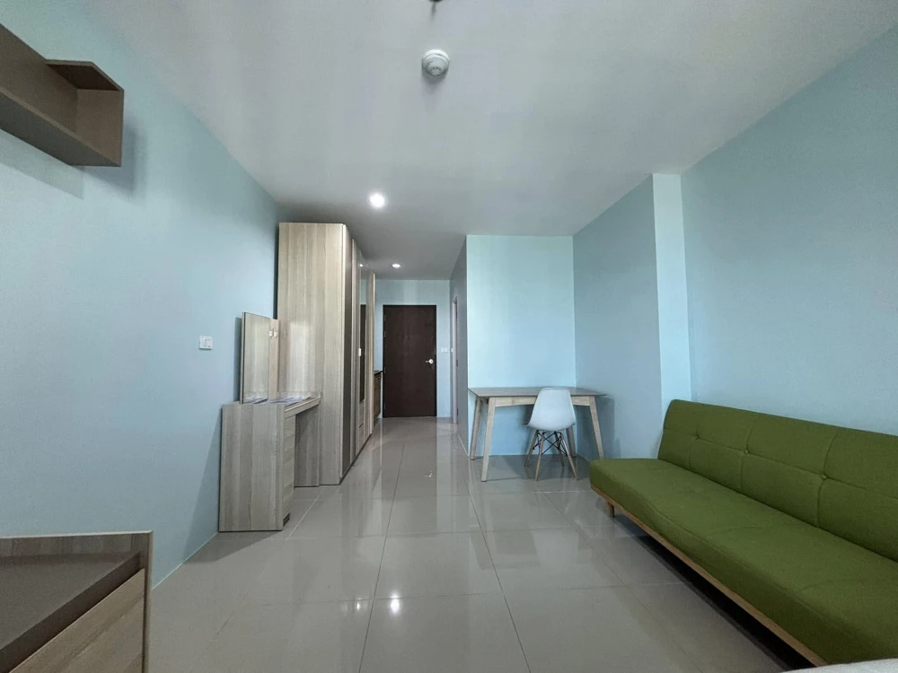 For sale Assakan Place Srinakarin, bright room, open view, easy on the eyes. Plus a built-in kitchen. Hurry and reserve before you miss out.
