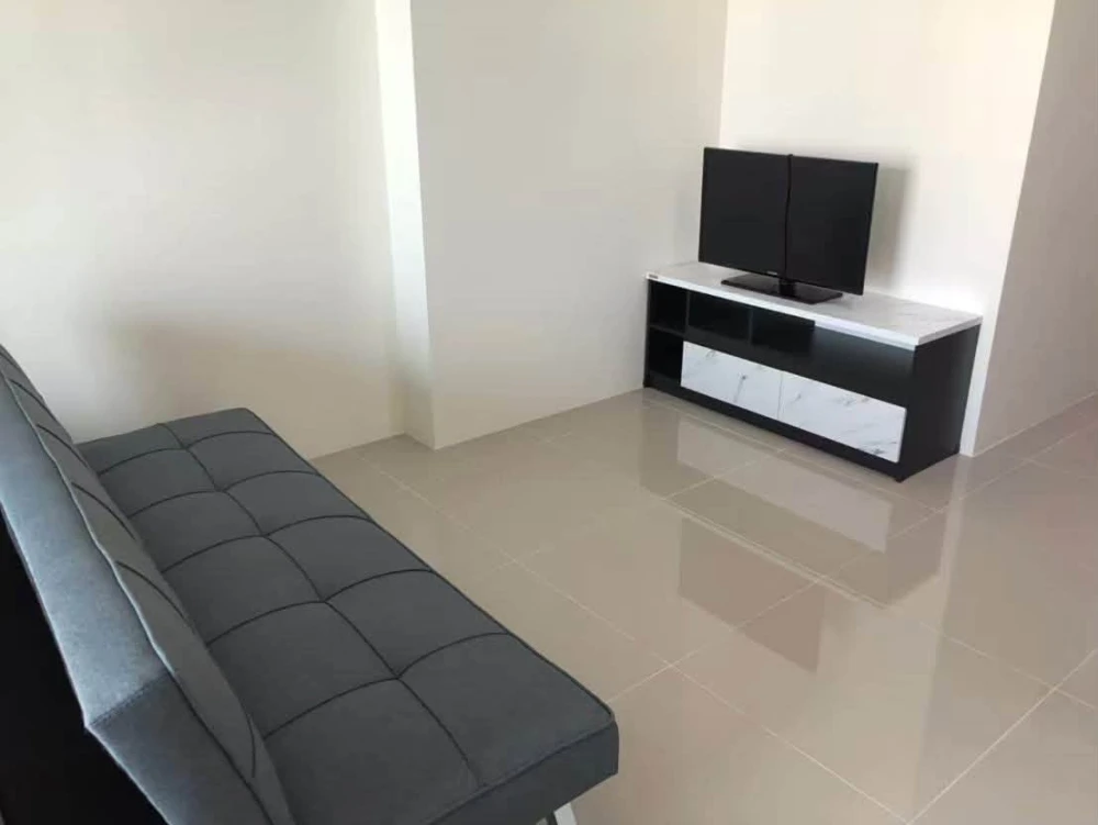 For sale: Assakarn Place Srinakarin. Located on a very high floor with a stunning city view. Comes fully furnished—book now before it’s gone!