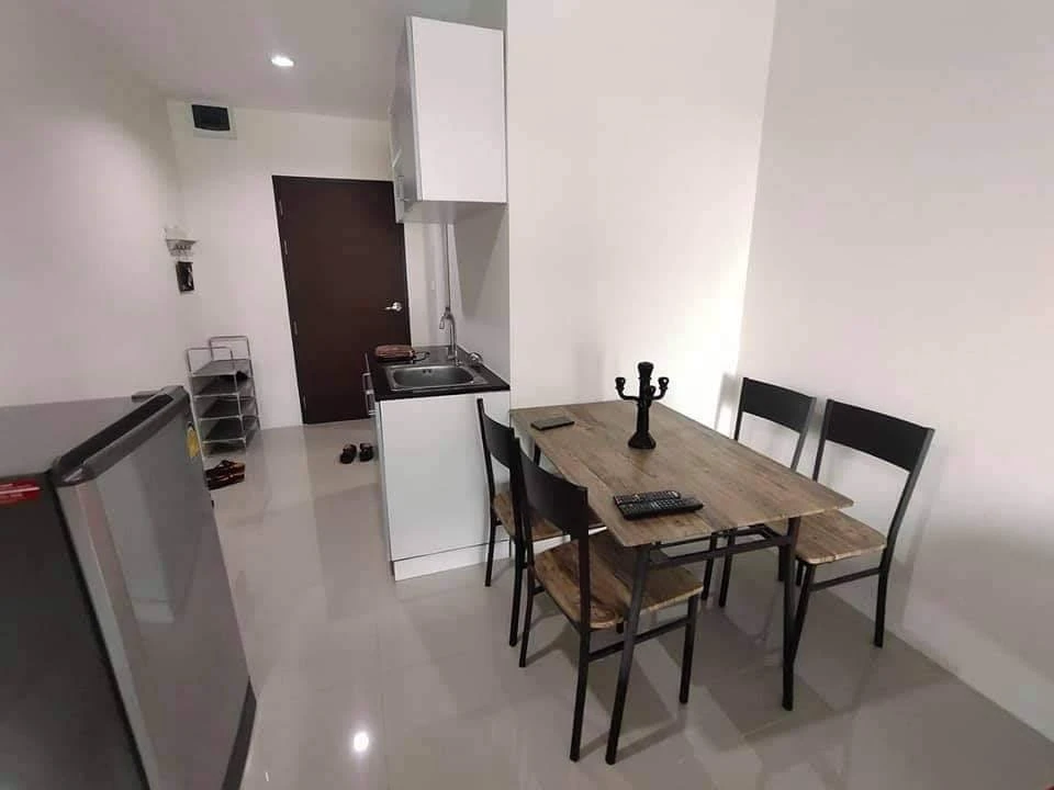 Selling a studio apartment at Assakarn Place Srinakarin, fully furnished with high-quality furniture. You can't resist booking this!