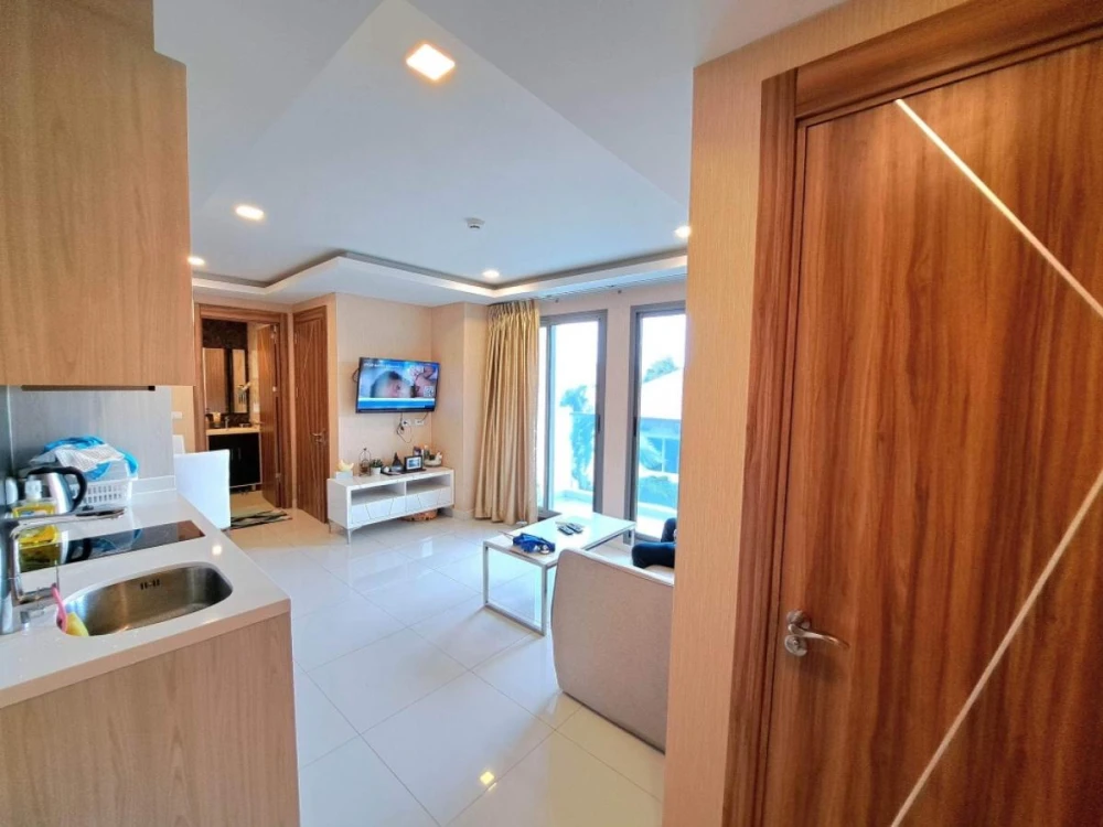For sale: Arcadia Beach Resort, 2nd floor, fully furnished and equipped with appliances. Book now, don't miss out.