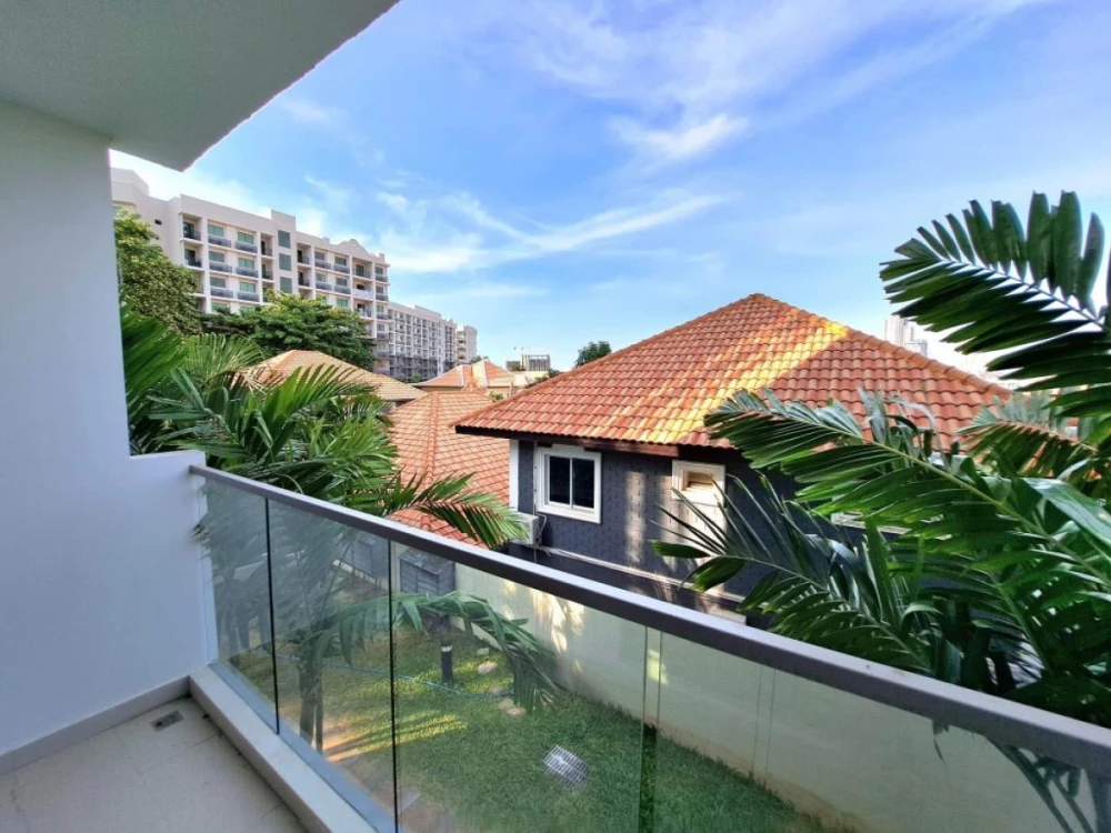 For sale: Arcadia Beach Resort, 2nd floor, fully furnished and equipped with appliances. Book now, don't miss out.
