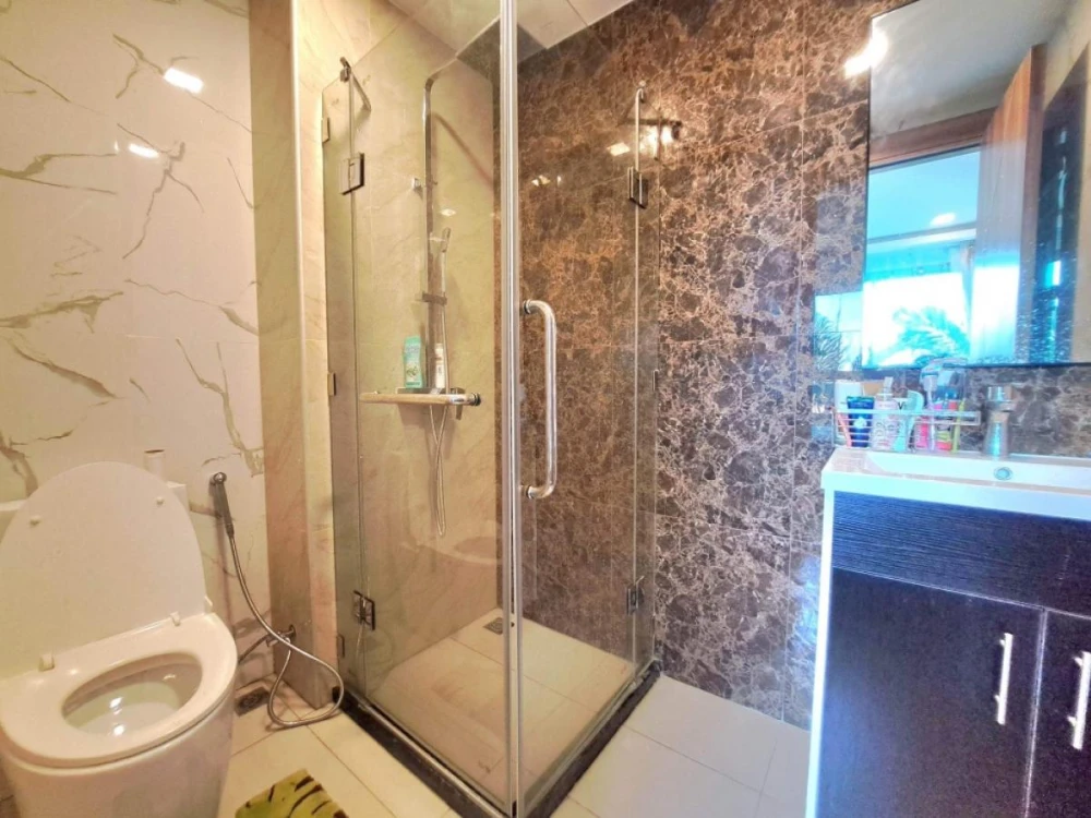 For sale: Arcadia Beach Resort, 2nd floor, fully furnished and equipped with appliances. Book now, don't miss out.