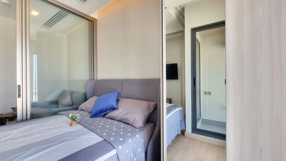 For sale: Infinity One, a nice room, comes with complete furniture and appliances. Hurry and book now, don't miss out.