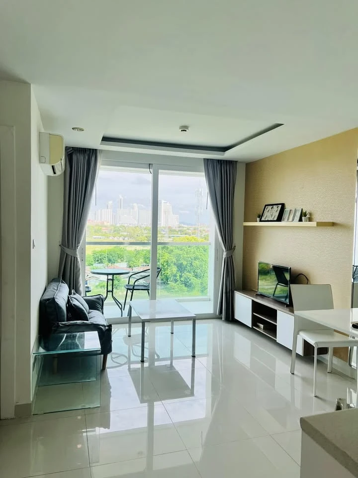For sale: Amazon Residence Pattaya (Jomtien), 8th floor, swimming pool view, very comfortable, definitely not cramped. Don't just look, hurry and rese