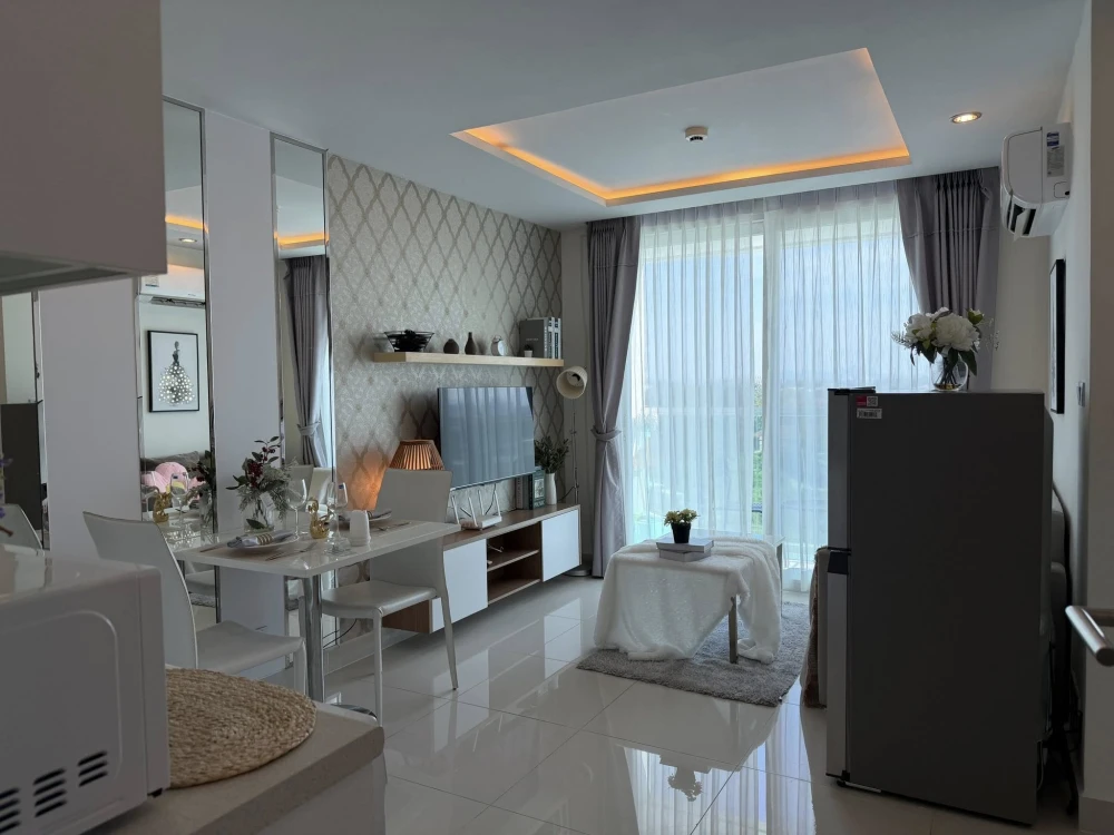 For sale: Amazon Residence Pattaya (Jomtien), 38 sq m, 8th floor. Beautifully decorated with built-in furniture. A very comfortable place to live.