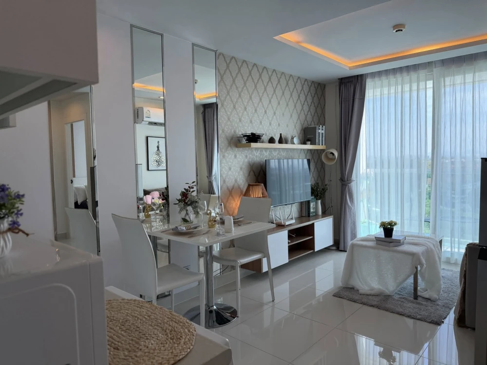 For sale: Amazon Residence Pattaya (Jomtien), 38 sq m, 8th floor. Beautifully decorated with built-in furniture. A very comfortable place to live.