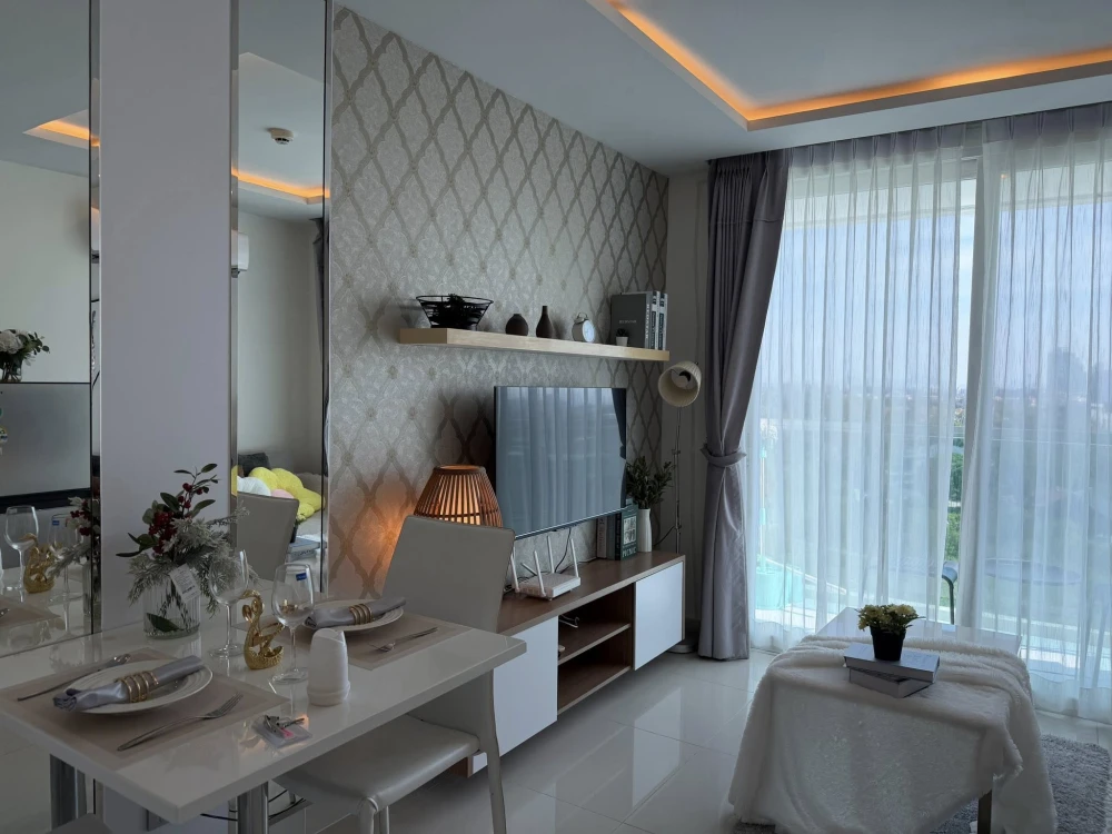 For sale: Amazon Residence Pattaya (Jomtien), 38 sq m, 8th floor. Beautifully decorated with built-in furniture. A very comfortable place to live.