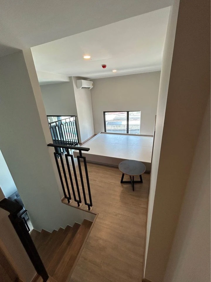 For sale: Ken Attitude Ratchadaphisek, 2-storey condo, 4.7-meter high ceiling, on the banks of the Chao Phraya River. Don't miss it!