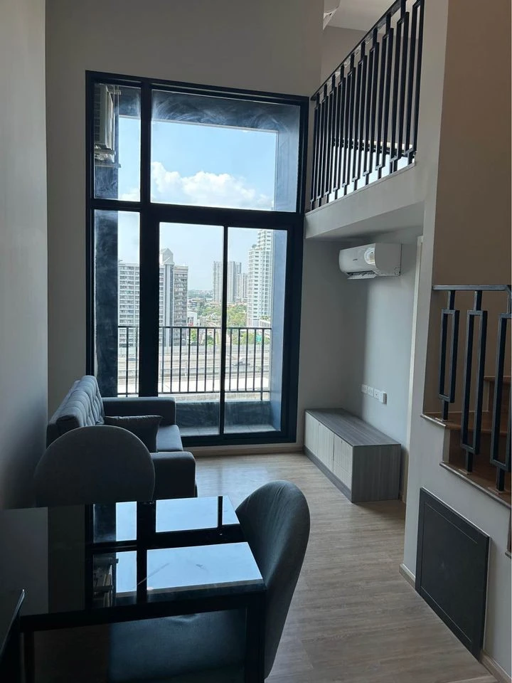For sale: Ken Attitude Ratchadaphisek, 2-storey condo, 4.7-meter high ceiling, on the banks of the Chao Phraya River. Don't miss it!