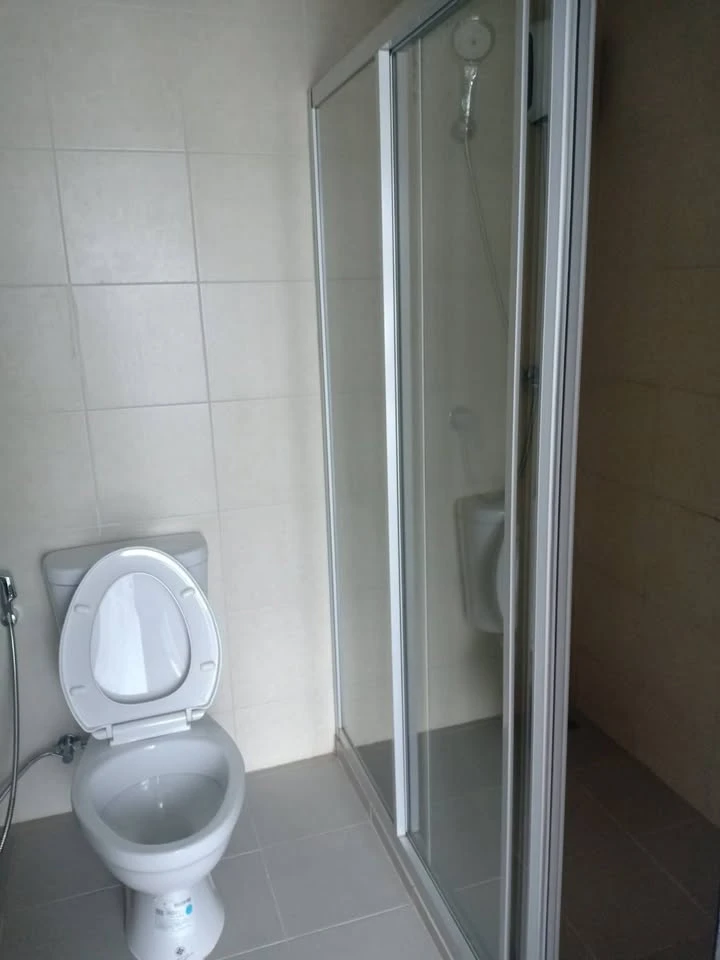 For sale: Kensington Laem Chabang - Sriracha, Building D, 6th floor, swimming pool view, free furniture and appliances. You will regret it if you miss